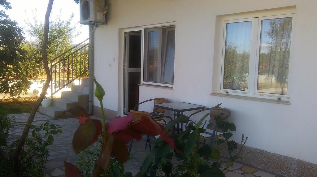 Apartments Nena Lozovac Exterior foto